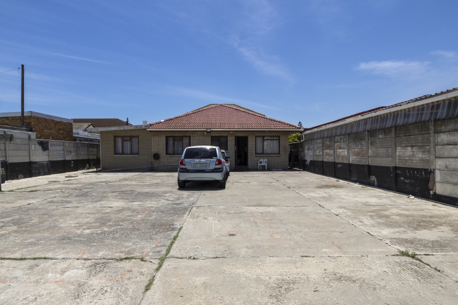 2 Bedroom Property for Sale in Gustrouw Western Cape
